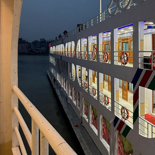 Il Bangladesh rurale e la notte sul fiume