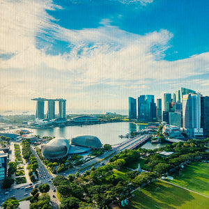 Tra luci, ombre e riflessi lontani