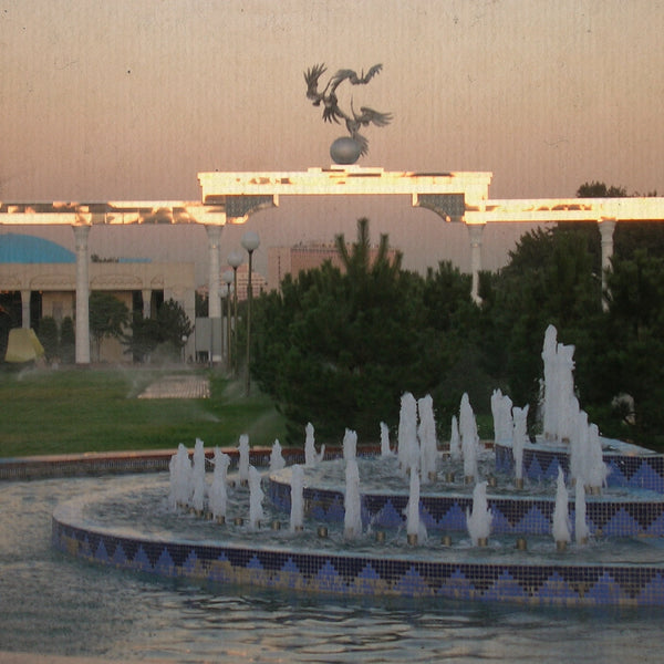 Tra Cupole Turchesi e la Modernità di Tashkent