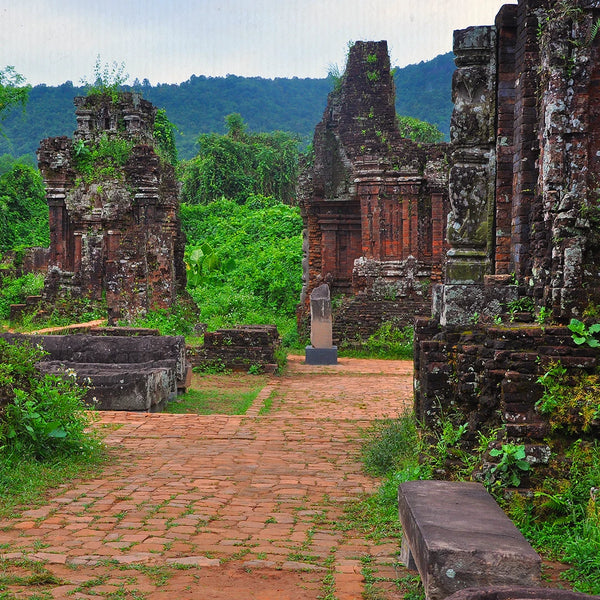 Hoi An – My Son – Hue  (40 km 1h, 120 km 4h)
